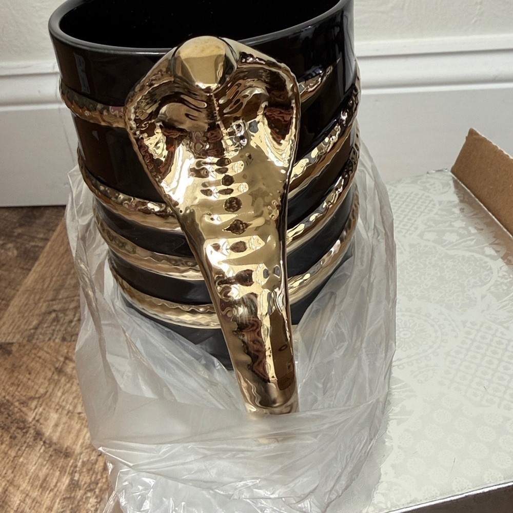 Taylor Swift Reputation Snake Handle Mug - Picture 3 of 3